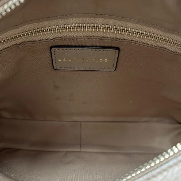 Leatherology Meadow Double Zip Hand Painted Monogrammed “MAH” Camera Bag - Picture 10 of 16